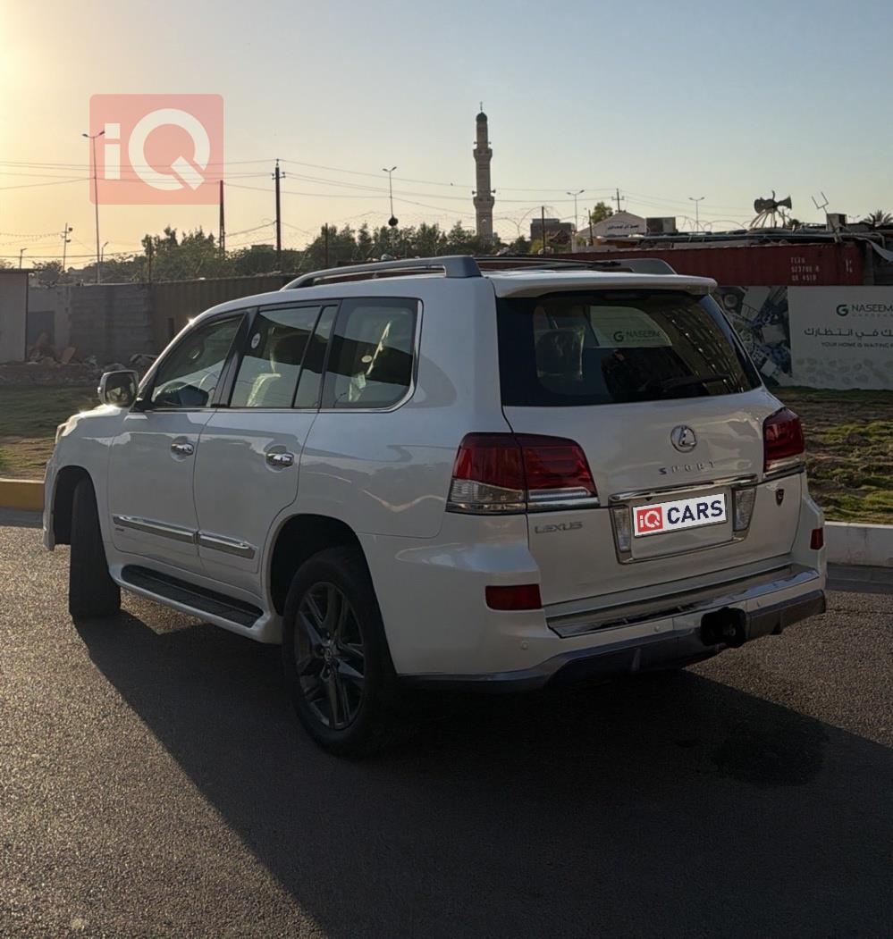 Lexus LX